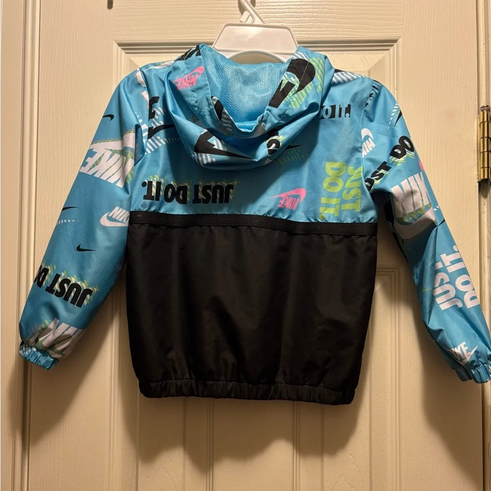 Nike kids Multicolor Graphic Windbreaker‎ size 4T